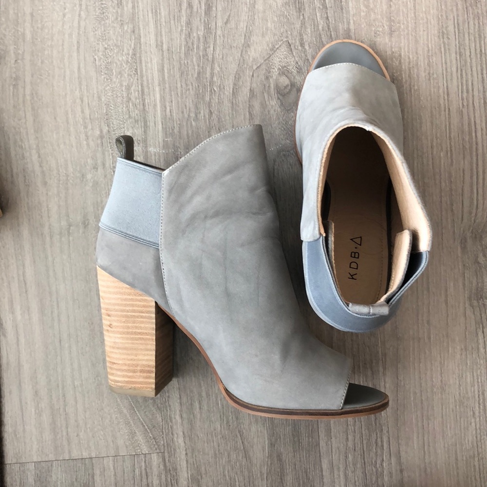 Kelsi Dagger Grey booties